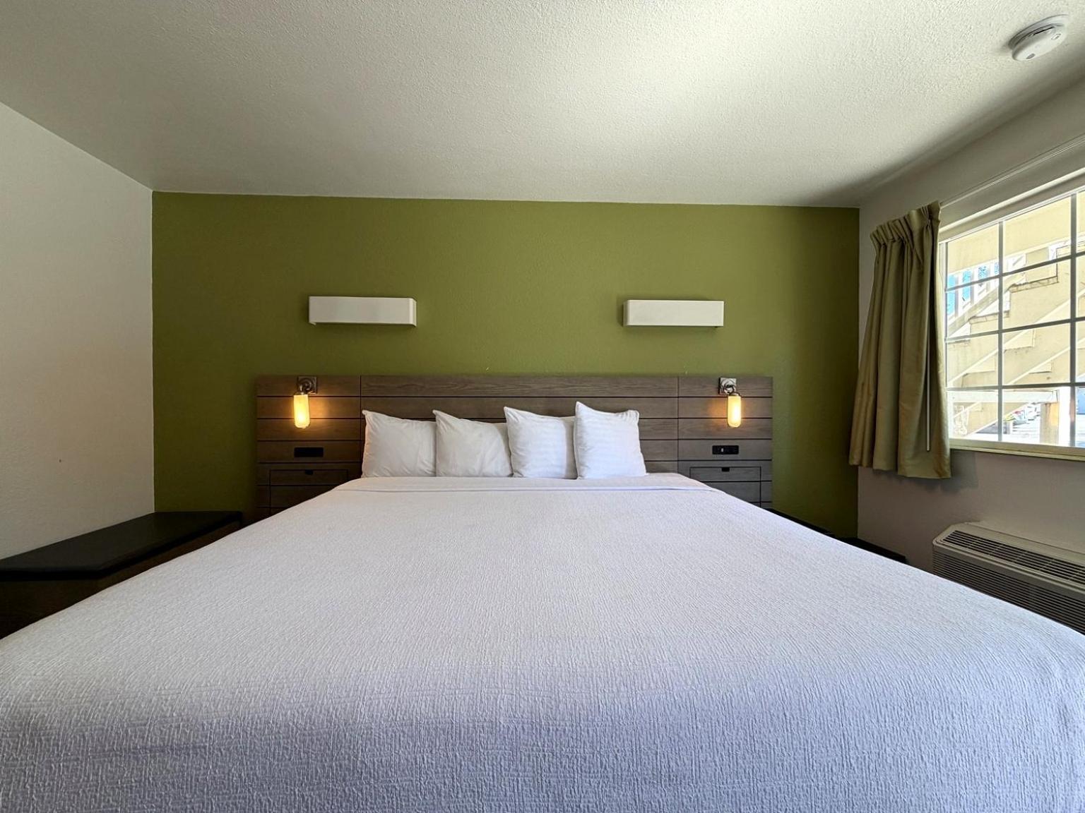 Signature King Room Accessible